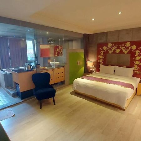 Jungle City Motel Чиай Сити Екстериор снимка