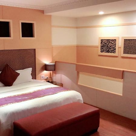 Jungle City Motel Чиай Сити Екстериор снимка