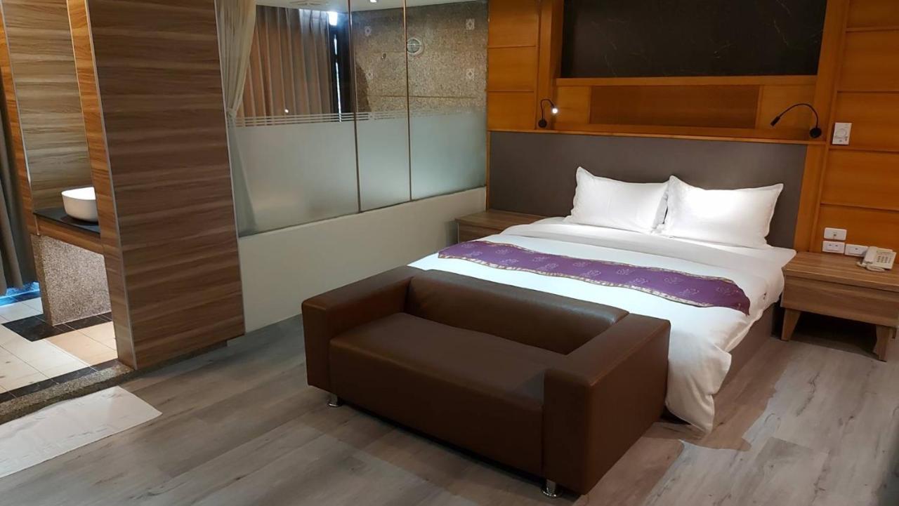Jungle City Motel Чиай Сити Екстериор снимка